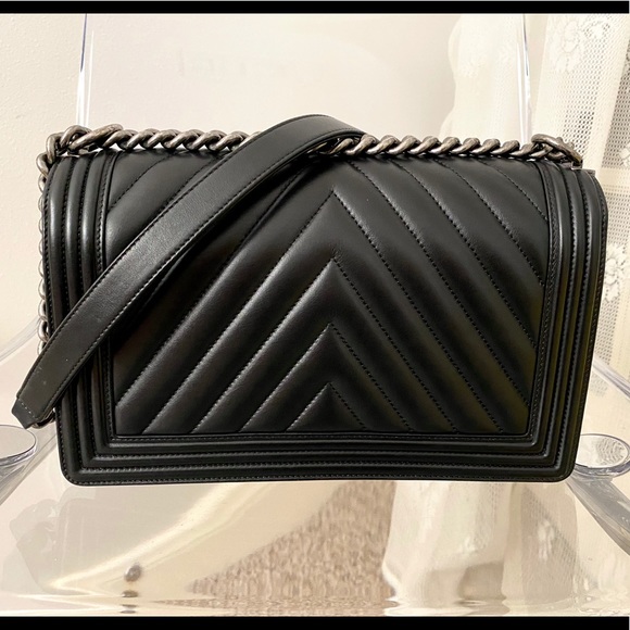 ‼️SOLD‼️ CHANEL Chevron New Medium Boy Flap Black - Picture 3 of 7